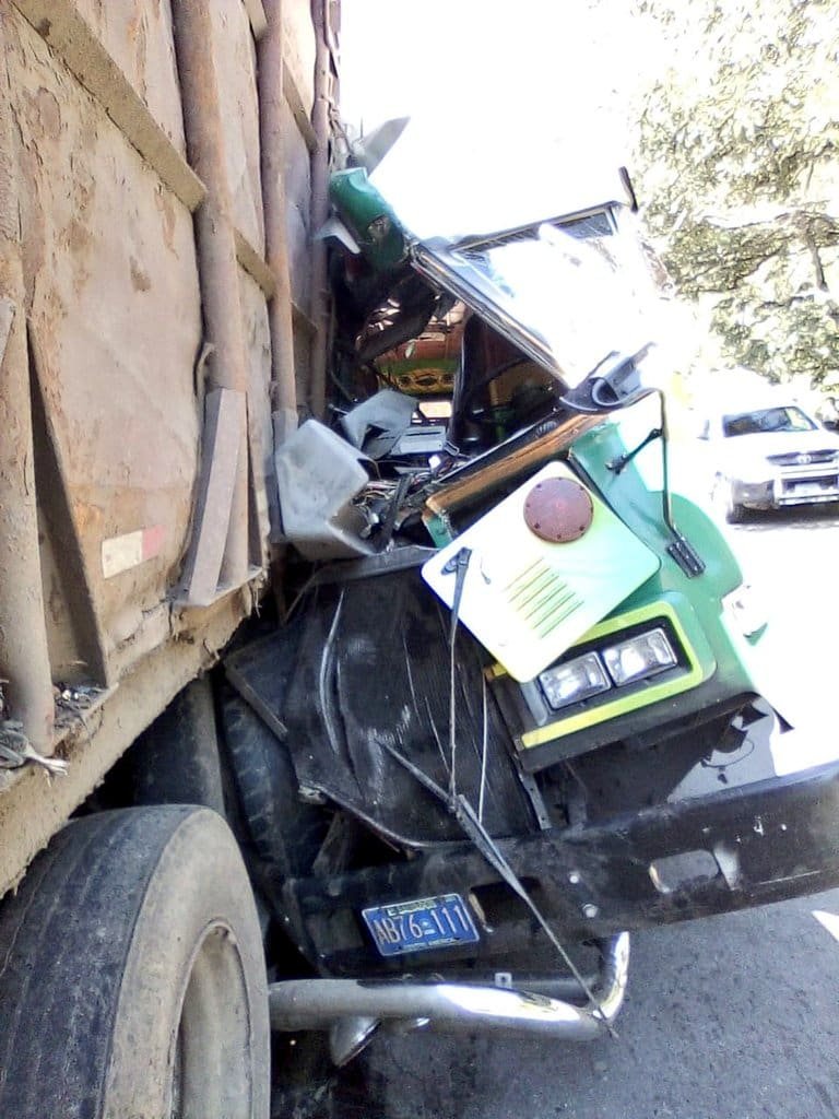 Bus se accidenta en carretera panamericana