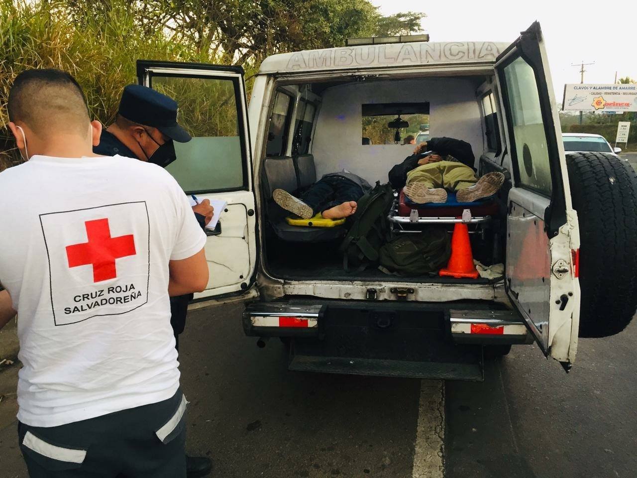 Motociclistas lesionados en accidente de tránsito